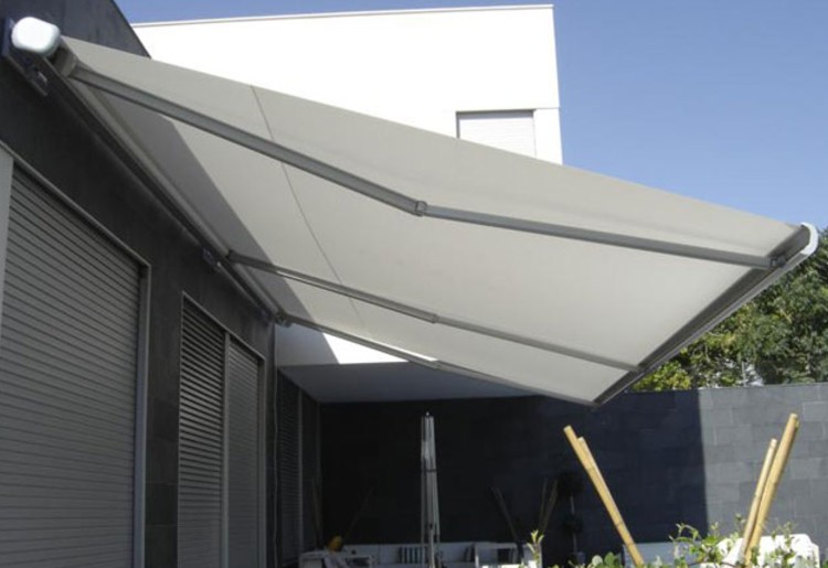 7 errores al comprar un toldo barato (y cómo evitarlos)