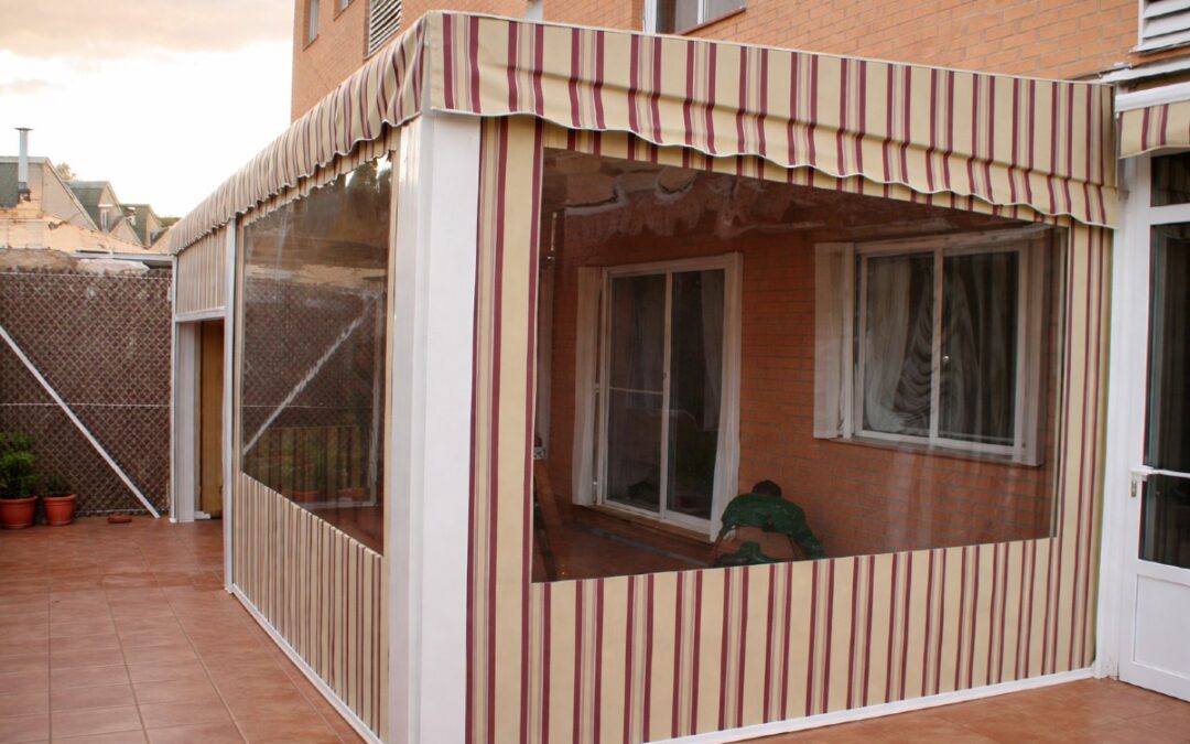 Protege tu terraza del viento con cerramientos para hostelería