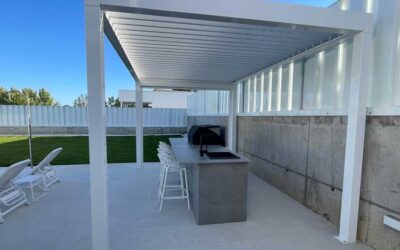 Terrazas en el Pirineo: Por qué una pérgola bioclimática es la mejor inversión para tu casa en Jaca