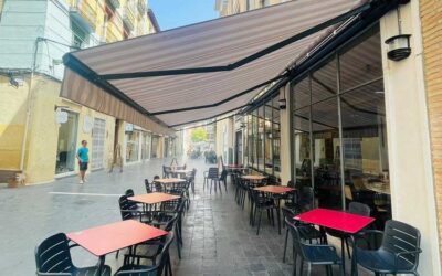 Toldos que no se vuelan: Sistemas reforzados para resistir las rachas de cierzo en Zaragoza
