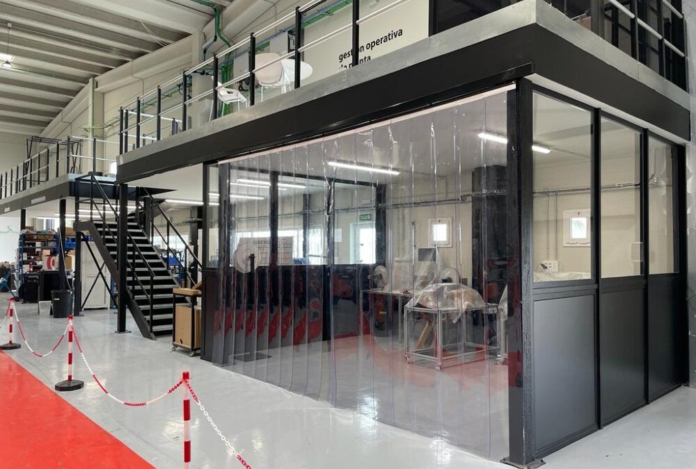 Separar zonas de trabajo sin obra en un taller o industria